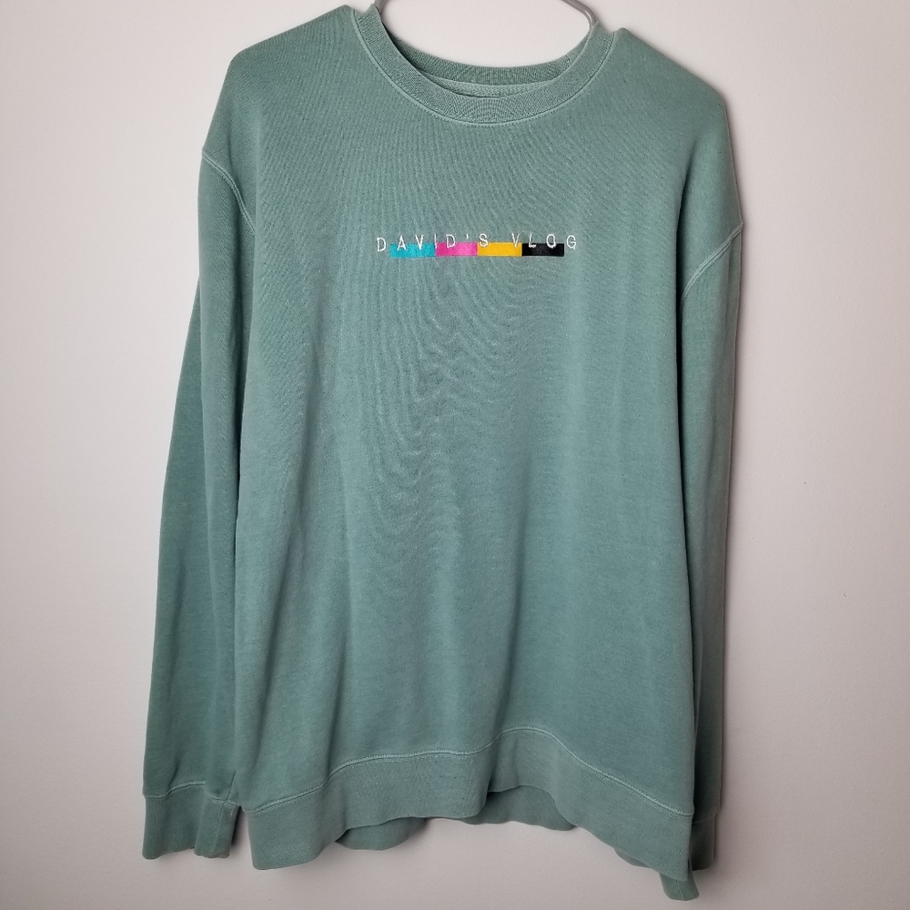 David's Vlog teal crewneck sweatshirt L